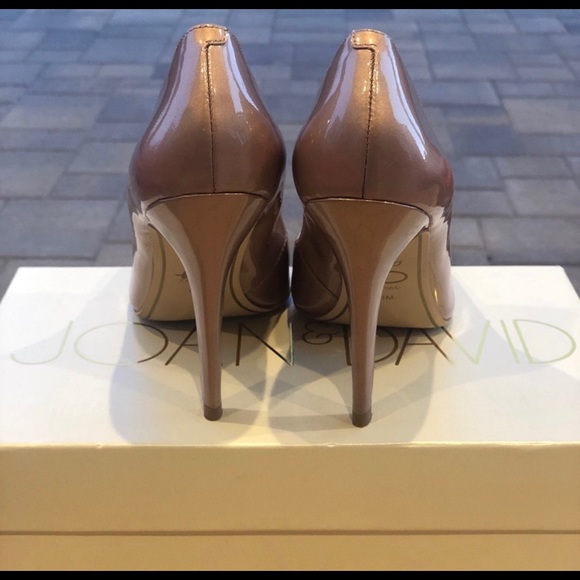 JOAN&DAVID HIGH HEELS. Size 8. - Picture 2 of 4
